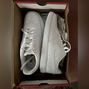 BNWT Nike Low Court Vision Women’s Size 9.5 Shoes